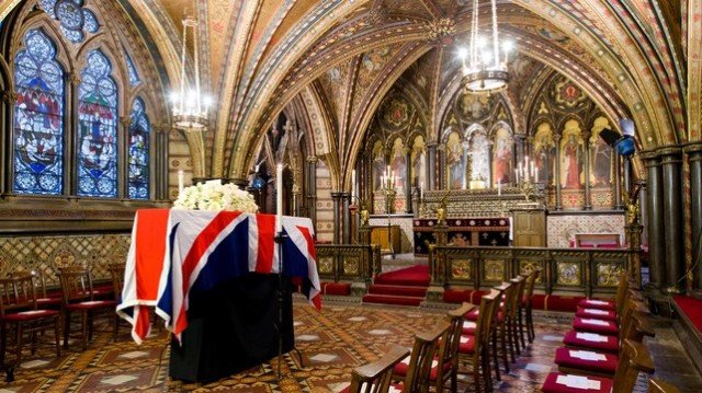 Family, friends and politicians from all sides have paid their respects to Margaret Thatcher at the Palace of Westminster chapel
