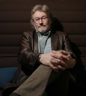 Iain Banks has said the messages of support he has received from fans since announcing he has terminal cancer have been astounding