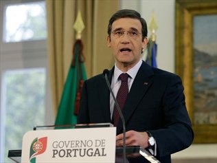 Portugal's PM Pedro Passos Coelho has said a court ruling striking down parts of his government's budget means it will have to make other deep spending cuts