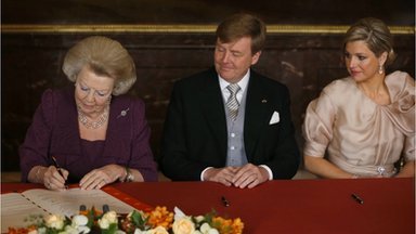 Queen Beatrix, Prince Willem-Alexander and his wife Princess Maxima signed the deed