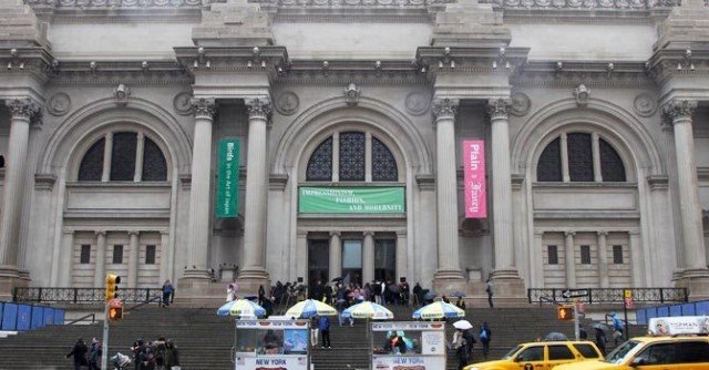 The Metropolitan Museum of Art in New York has received a $1 billion donation of Cubist art from Estee Lauder heir, Leonard Lauder