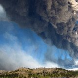 Argentina and Chile have ordered the evacuation of some 3,000 people living near the Copahue volcano