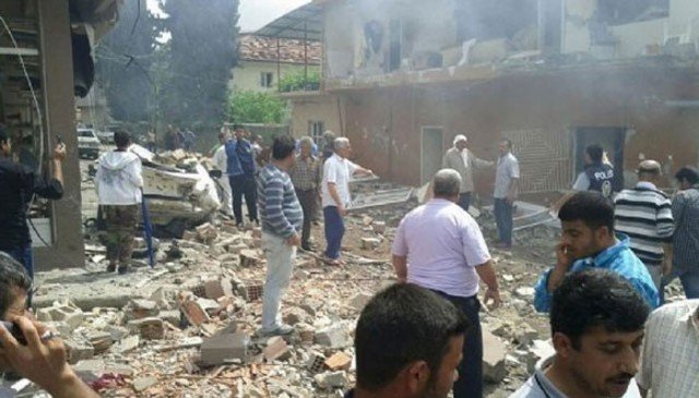 At least 40 people have been killed and other 100 are injured after two car bombs exploded in the Turkish town of Reyhanli