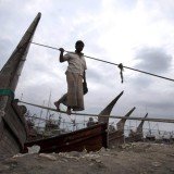 Bangladesh has ordered the evacuation of hundreds of thousands of people from its coastal areas threatened by Cyclone Mahasen