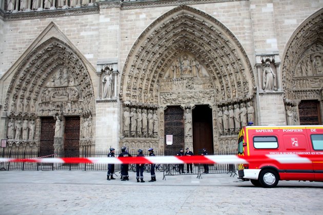 French police says a 78-year-old man, named as Dominique Venner, has killed himself inside the cathedral of Notre-Dame de Paris, causing its evacuation.