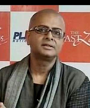 Indian filmmaker Rituparno Ghosh has died from a heart attack at the age of 49 in the city of Calcutta