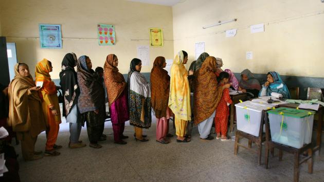 Long queues of women waiting to vote in Pakistan