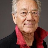 Ray Manzarek, keyboardist and founder member of the 1960s rock band The Doors, has died after a long battle with cancer at the age of 74