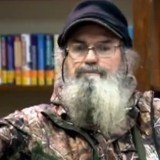 Si Robertson is one of the stars of A&E's newest hit show Duck Dynasty and is the younger brother of family patriarch Phil Robertson