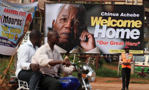 Thousands of mourners are attending the funeral of renowned author Chinua Achebe in his Nigerian home town of Ogidi in Anambra state