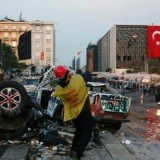 Gezi Park protesters have clashed with Turkish police in Istanbul, after riot squads used tear gas and water cannon to eject demonstrators from the park.