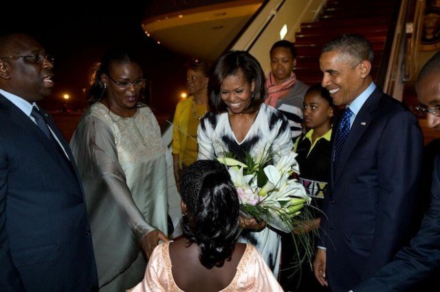 President Barack Obama has arrived in Senegal on the first leg of a three-nation tour of Africa