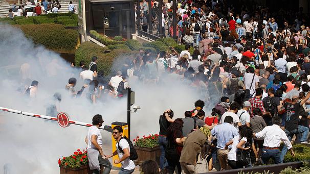 Turkish protesters have returned to the streets of Istanbul and capital Ankara after two days of unrest 