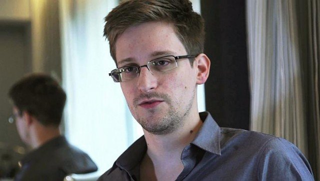 Icelandic lawmakers have put legislation on the table that would make NSA whistleblower Edward Snowden a citizen of the polar country
