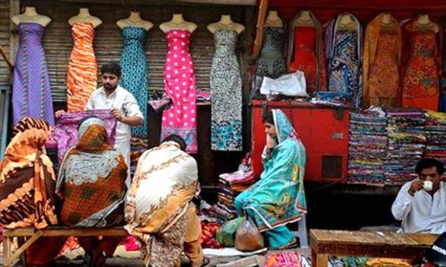 Pakistani women banned from shopping alone