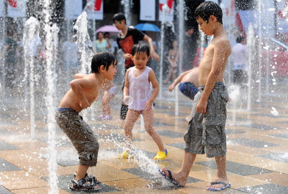 Temperatures in China have hit record highs, prompting an emergency level-two nationwide heat alert for the first time