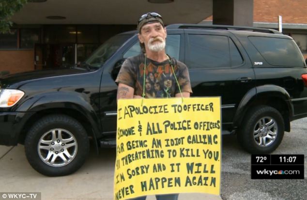 An Ohio judge has forced Richard Dameron to stand outside a police station wearing a sign referring to himself as an “idiot” for calling 911 and threatening to kill officers
