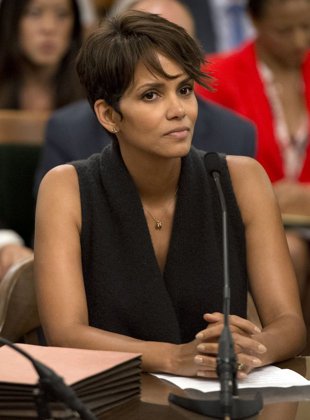 Bill 606, championed by actress Halle Berry, who testified before the state assembly, sets out to protect the children of those in the public eye