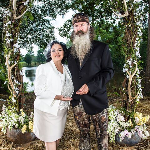 Duck Dynasty’s Phil Robertson and Miss Kay renewed their wedding vows on Season 4 premiere