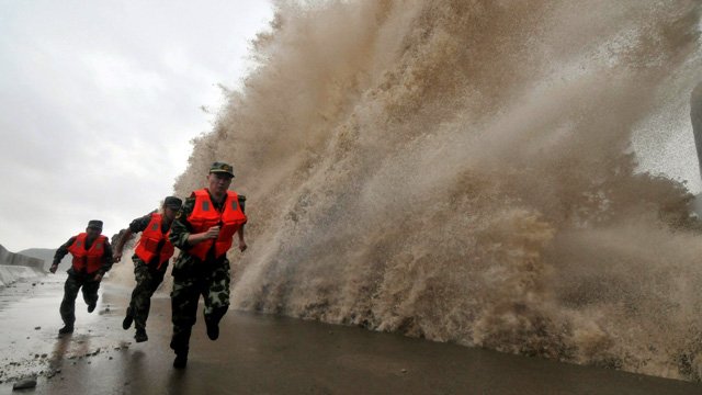 Typhoon Fitow hit eastern China killing at least five people