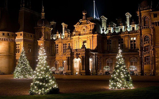 Buckingham Christmas lights will be switched on this year by Donny and Moey