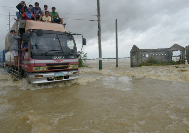 In Quang Ngai province, flood waters reportedly rose above a previous peak recorded in 1999