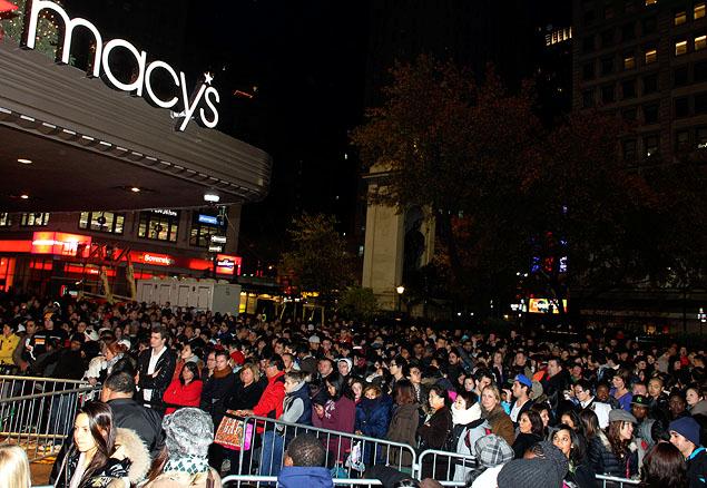 Shoppers eager to catch all Black Friday’s best bargains have been able to make an even earlier start to their holiday shopping, as a record number of stores opened on Thanksgiving Day