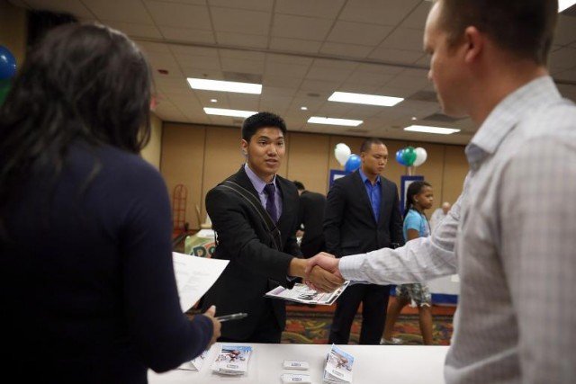 The US economy added a better-than-expected 204,000 jobs in October 2013
