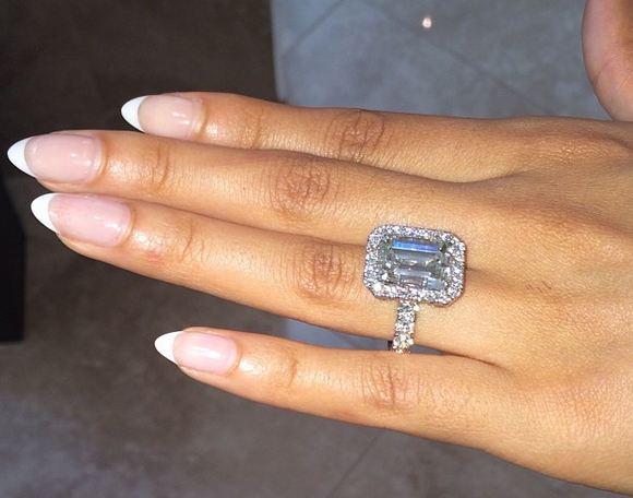 Evelyn Lozada has announced her engagement to Carl Crawford on Christmas Day