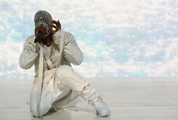Kanye West halted his show in Phoenix to share his disappointment with fans after his album Yeezus failed to grab a nod in Grammys 2014 Album of the Year nominations