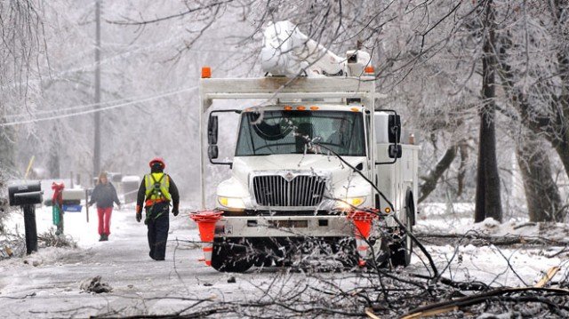 More than 300,000 homes and businesses in Midwest and northern New England remained without electricity following a major ice storm