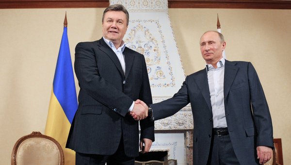Ukraine's President Viktor Yanukovych and his Russian counterpart Vladimir Putin