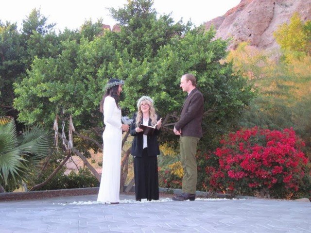 Vanessa Carlton tied the knot with John McCauley and Stevie Nicks officiated the ceremony