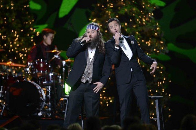 Willie Robertson hit the stage with Luke Bryan for a funny performance during the CMA Country Christmas special