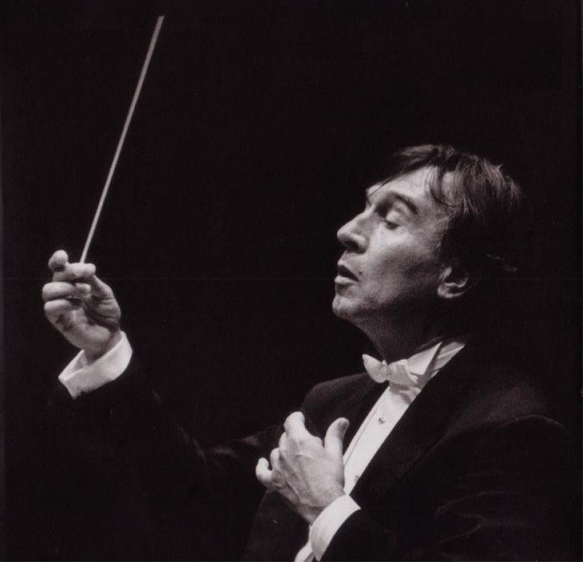 Claudio Abbado was born into a musical family in Milan in 1933 and trained at the Milan Conservatoire before studying under Hans Swarowsky in Vienna