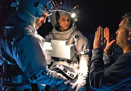 Gravity film-maker Alfonso Cuaron has picked up the top film honor from the Directors Guild of America