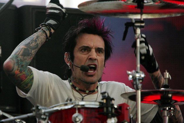 Tommy Lee has won a legal battle against engineer Scott King who alleged the rocker stole his idea for a drum kit rollercoaster