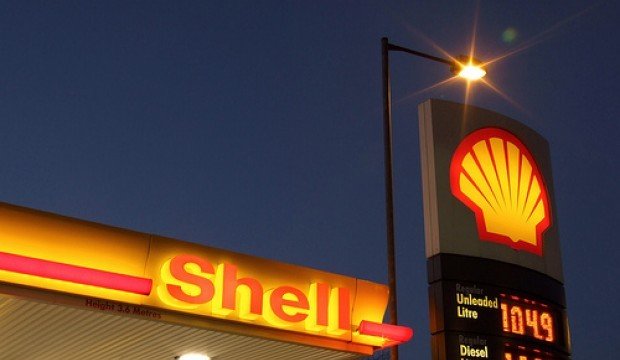 Shell has agreed to sell its Australian downstream business to oil trading firm Vitol for $2.6 billion
