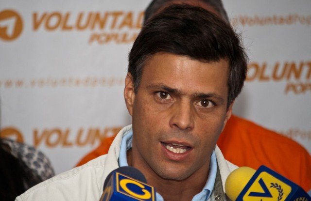 Venezuela’s protest leader Leopoldo Lopez has handed himself over to the National Guard