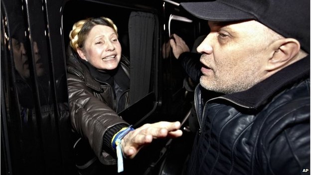 Yulia Tymoshenko has arrived in Kiev’s Independence Square to cheers of thousands, hours after being freed from jail