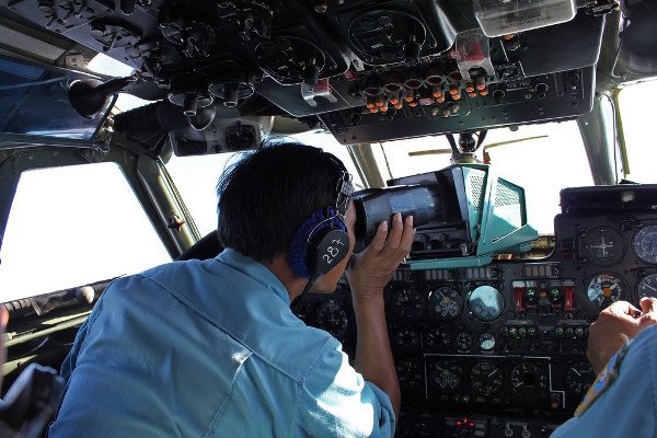 More planes have joined an increasingly international search of the south Indian Ocean for missing flight MH370