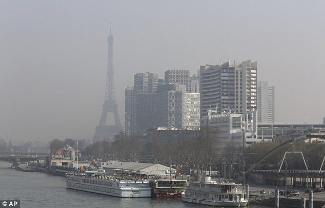 Police will monitor traffic in Paris on Monday after pollution levels prompted the French government to impose major restrictions