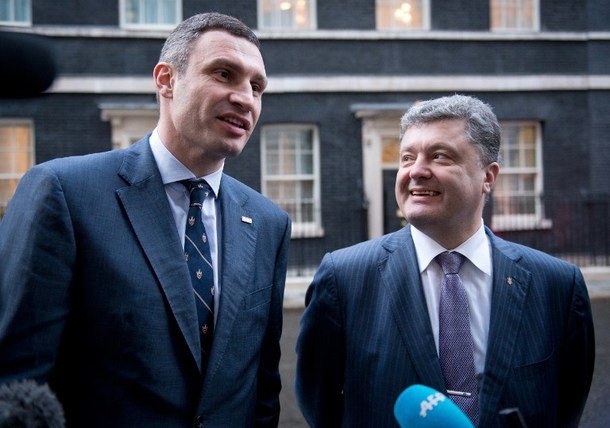 Vitaly Klitschko has pulled out of Ukraine’s presidential race and he will back tycoon Petro Poroshenko