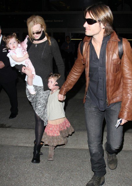 Keith Urban is supposedly spending much of his time jetting from Los Angeles to Sydney to visit Nicole Kidman and their two daughters
