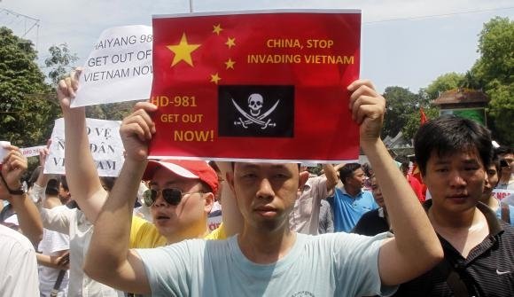 Anti-China protesters have set on fire several factories at Vietnam Singapore Industrial Park