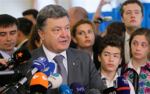 Petro Poroshenko has claimed outright victory in Ukraine's presidential election