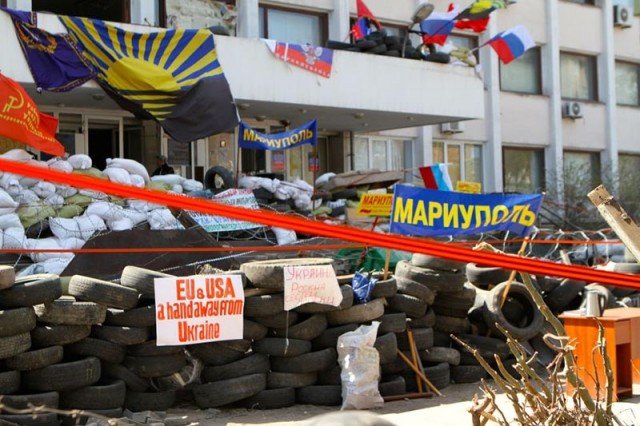 Ukraine troops have retaken Mariupol city hall from pro-Russia separatists