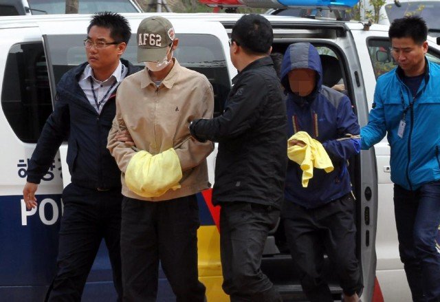 Fifteen sailors have gone on trial over the deaths of at least 292 people in South Korea’s Sewol ferry disaster