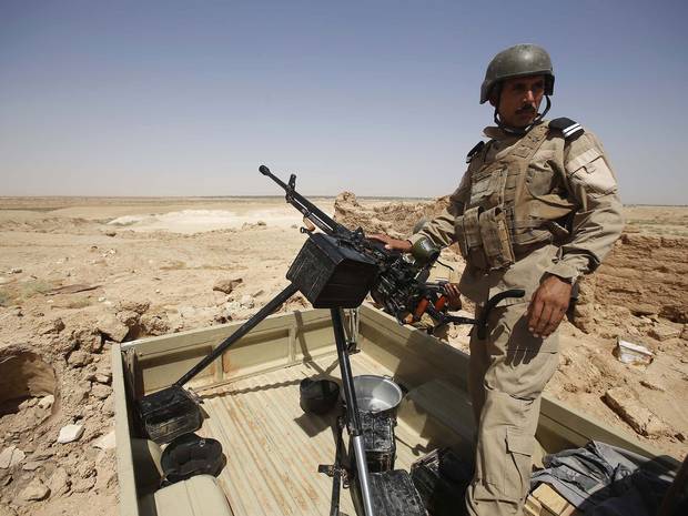 Government forces are continuing an offensive to retake Iraq’s northern city of Tikrit from Sunni rebels