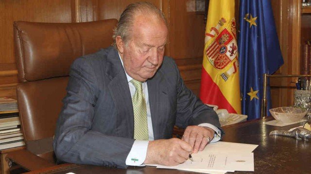 King Juan Carlos announced on Monday his intention to abdicate after nearly 40 years on the throne